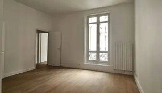 PARIS 8ème - 2 Pièces de 45 m² 