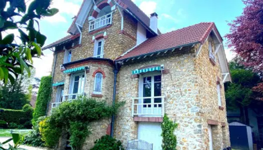 Maison - Villa Location La Celle-Saint-Cloud 9p 200m² 6500€