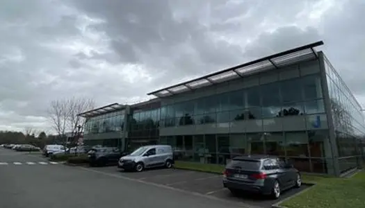 Bureaux - A LOUER - 615 m² divisibles à partir de 261 m² 