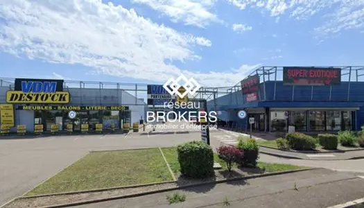 Local commercial 600 m²