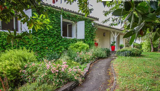 Magnifique maison de 5 chambres sur parcelle close, arborée et entretenue, disposant d'un jacuzzi e