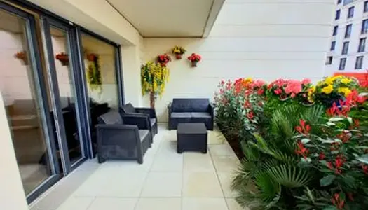 Appartement de 3 Pièces avec Magnifique Terrasse 