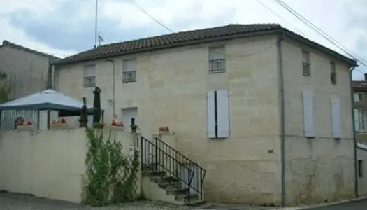 Maison 120 m2 avec 3 chambres à l' étage