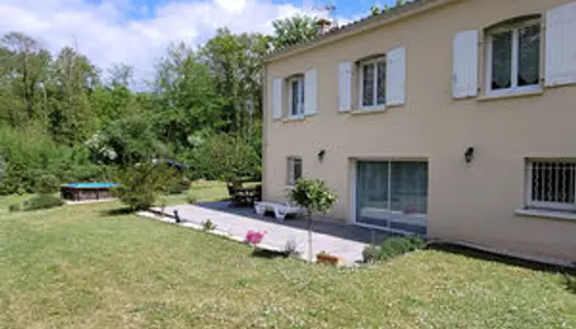 Maison Soyaux 2 pièce(s) 193m² 