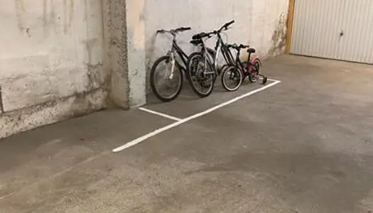Parking 2 roues quartier des capucins