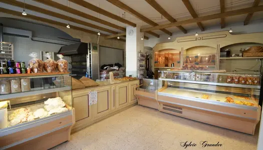 Dpt Bouches du Rhône (13), à vendre SENAS Boulangerie - Pâtisserie