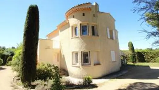 Aix en Provence à 25 minutes, Villa 187 habitables 5 chambres, 2 garages, piscine, pool house