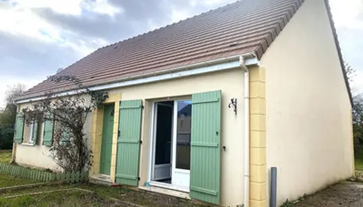 EN EXCLUSIVITÉ. À VERNEUIL D'AVRE ET D'ITON, maison de plain avec jardin. 