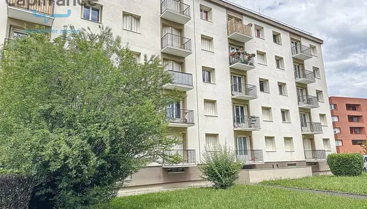 Dpt Isère (38), à vendre SAINT MARTIN D'HERES appartement 3 pièces sans travaux dans un immeuble 