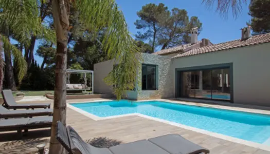 Superbe villa moderne à Mougins 