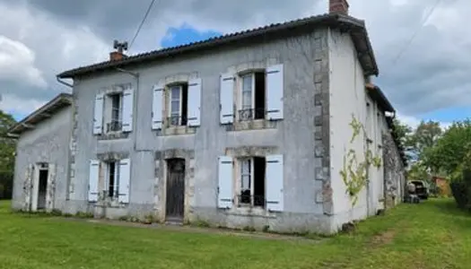 Grande maison de campagne avec grand terrain 