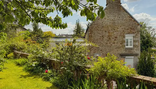 Grande maison familiale en pierre à Torigny-les-Villes 