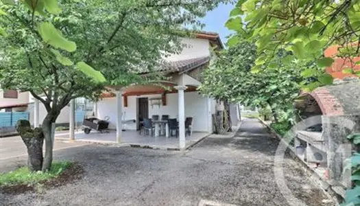 Maison 5 pièces 225 m² 