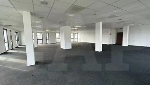 Bureaux 261 m² 