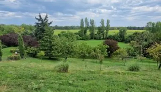 EXCLUSIVITÉ LA CHAUSSÉE ST VICTOR - Terrain à bâtir dans un 