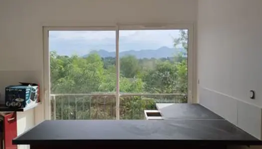 Studio meublé avec vue panoramique sur la vallée (Maison neuve) 