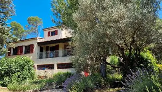 Villa 100m², 5 pièces plus studio, avec 3230m² de terrain, à Saint-Antonin du Var