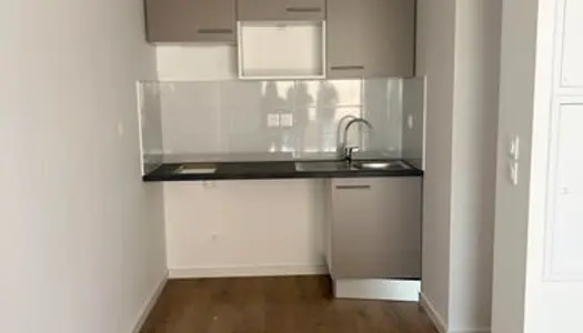 Appartement 2 pièces neuf de 41m2 avec jardin et parking 