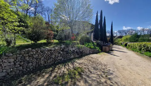 Maison T4 avec garage de 50 m² sur 403 m² de terrain clos