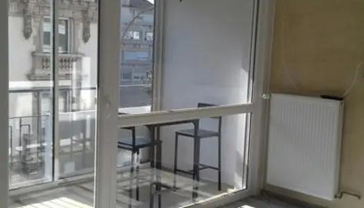 Studio meublé 32 m² pour étudiant à 10mn Pl des Vosges 420,00 charges comprises 