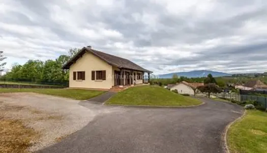 Maison sur sous sol complet vue dégagée