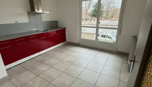 Appartement T2 avec extérieur et garage rénové