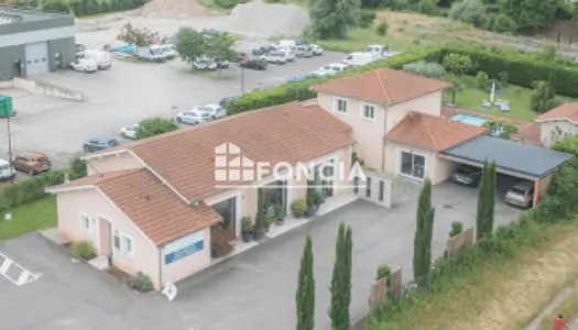 Local commercial 268 m² 