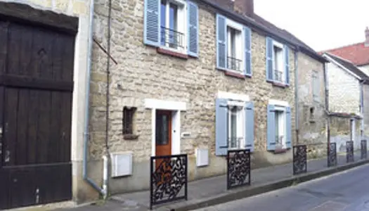 Maison de ville au coeur du village de CERGY 