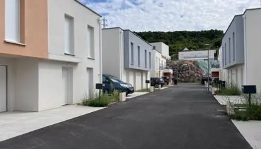 Dpt Seine Maritime (76), à vendre GRAND COURONNE Maison de type 4 de 89 m² habitable - Terrasse - 