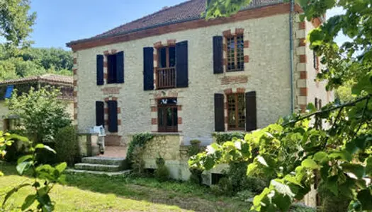 Maison 8 pièces 270 m²