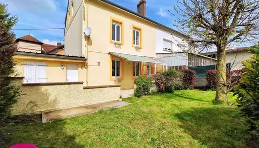 Maison 10 pièces 151 m²