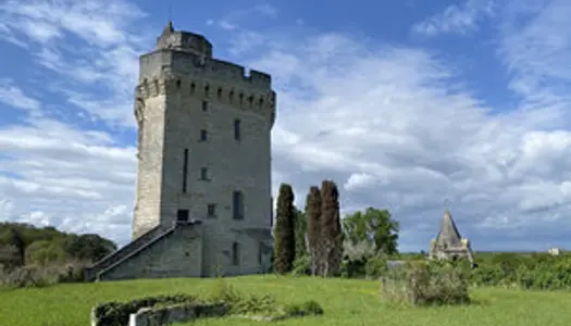 Tour Donjon classée en Anjou