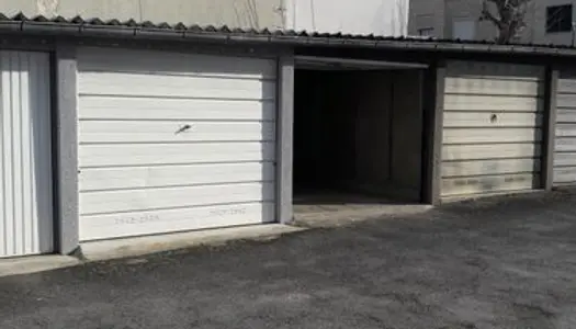 Garage à Louer 