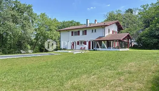 Exclusivite - Propriété à vendre, terrain constructible, Village et commerces à pied 