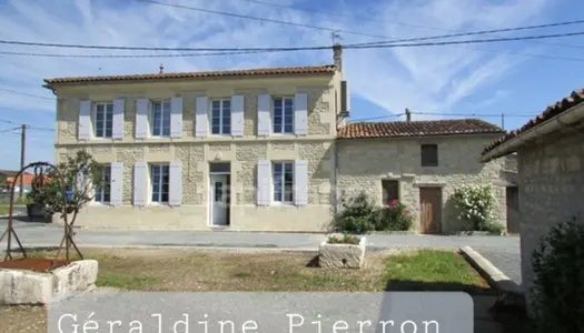 Maison charentaise 144m2 4 chambres et ces dépendances 