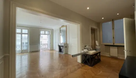 Appartement 6 pièces 172 m² 