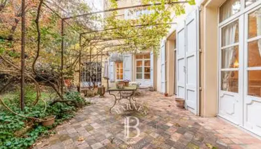 AIX-EN-PROVENCE - COURS MIRABEAU - ENSEMBLE IMMOBILIER- JARDIN - GARAGE