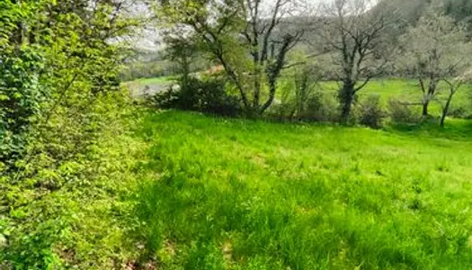 Joli terrain viabilisé dans la vallée du Célé à Brengues
