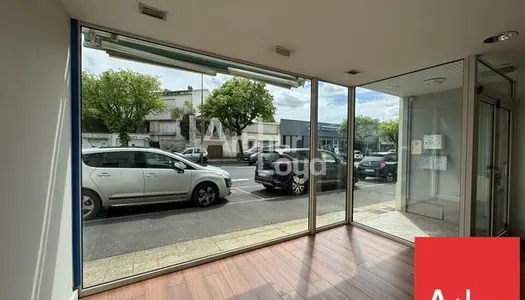 Local commercial 261 m²