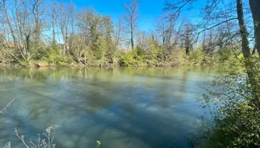 Terrain de loisirs en bordure du Loing 