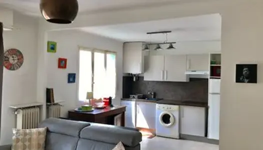 Appartement deux pièces lumineux 