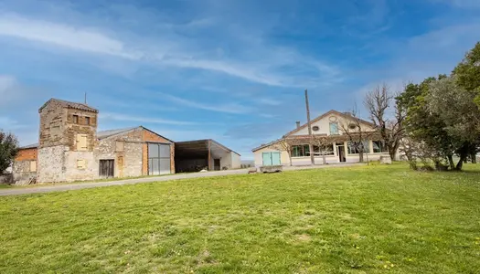 Maison avec hangar sur 9000m2