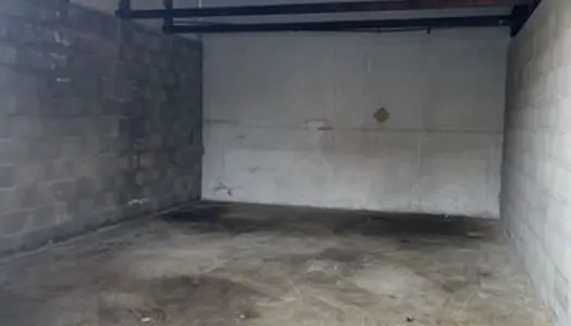 Garage avec électricité et eau 35 m2 