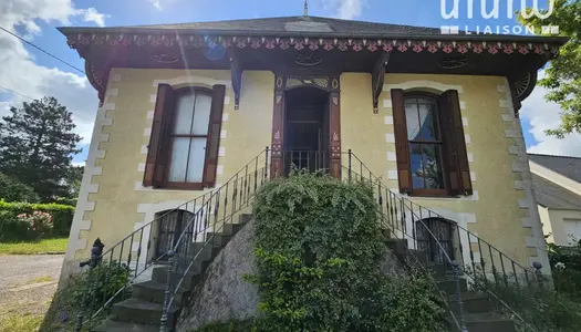 MAISON DE CARACTERE DANS LE BOURG 