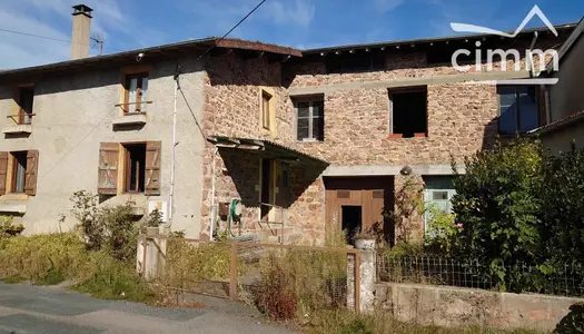 Ancien corps de ferme dans petit hameau Proche Les Echarmeaux 