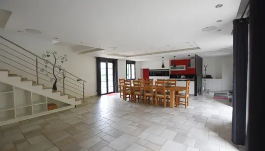 Maison Berville -11 pièces - 220 m2 