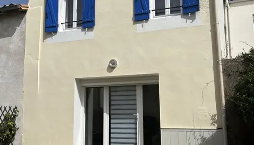 Maison de centre à Mortagne-sur-Gironde de 101 m2, 3 ch