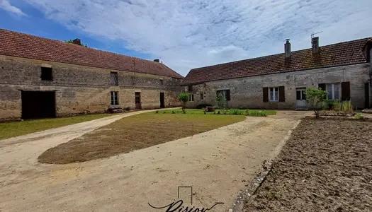 Ensemble immobilier en pierres, maison et dépendances, 4 600 m² 