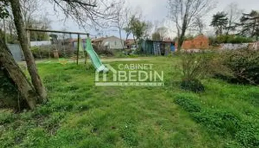 Terrain Vente La Lande-de-Fronsac  700m² 81000€