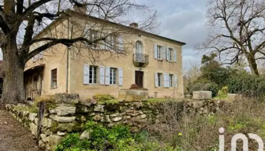 Maison 9 pièces 354 m²